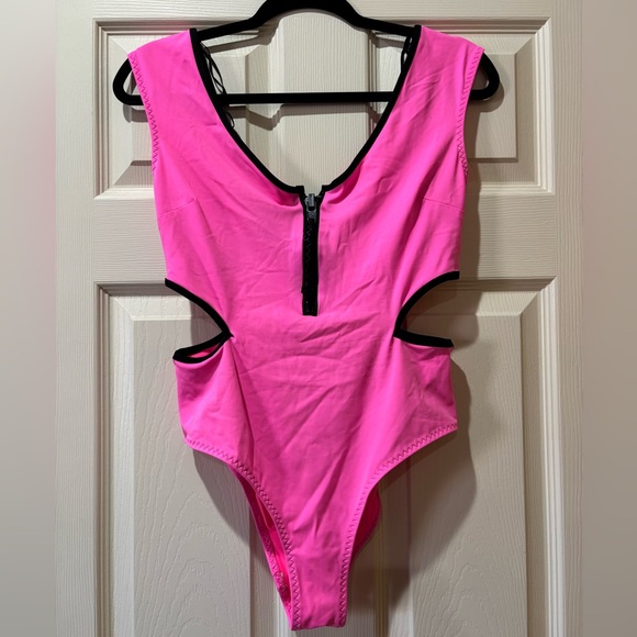 Retro Zara Pink Cutout Swimsuit - Picture 2 of 8